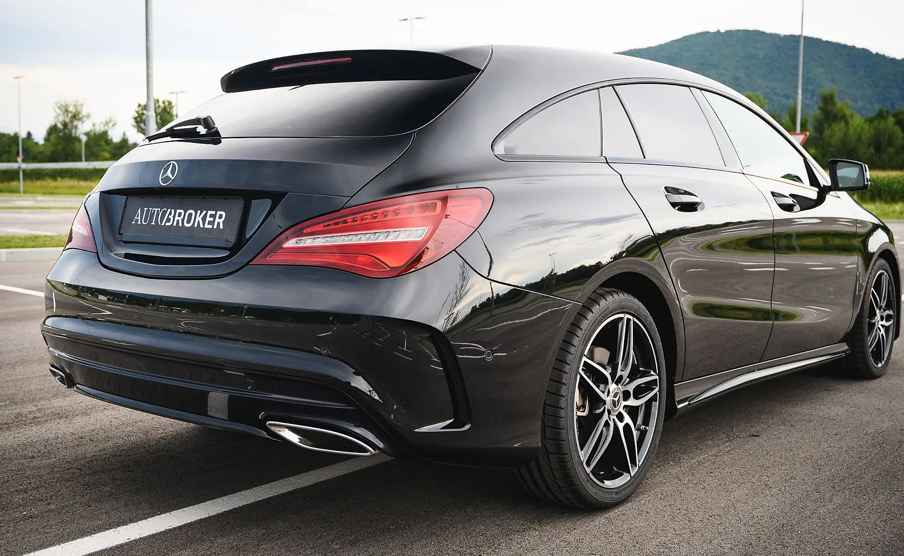 Zunanja slika - Mercedes-Benz CLA-Razred - CLA Shooting Brake CLA 220 d 4M SB Avt. AMG LINE LED ZALOGA - 5