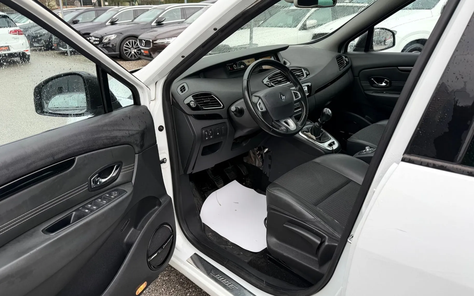 Zunanja slika - Renault Scénic - Grand Scenic Bose Edition dCi 110 SLO.VOZILO 2.LASTNICA NAVI - 13
