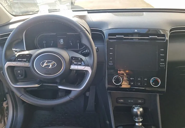 Zunanja slika - Hyundai Tucson - 1.6 T-GDI  TREND 2WD 47237 KM.1.LASTNIK. SERVISNA - 9