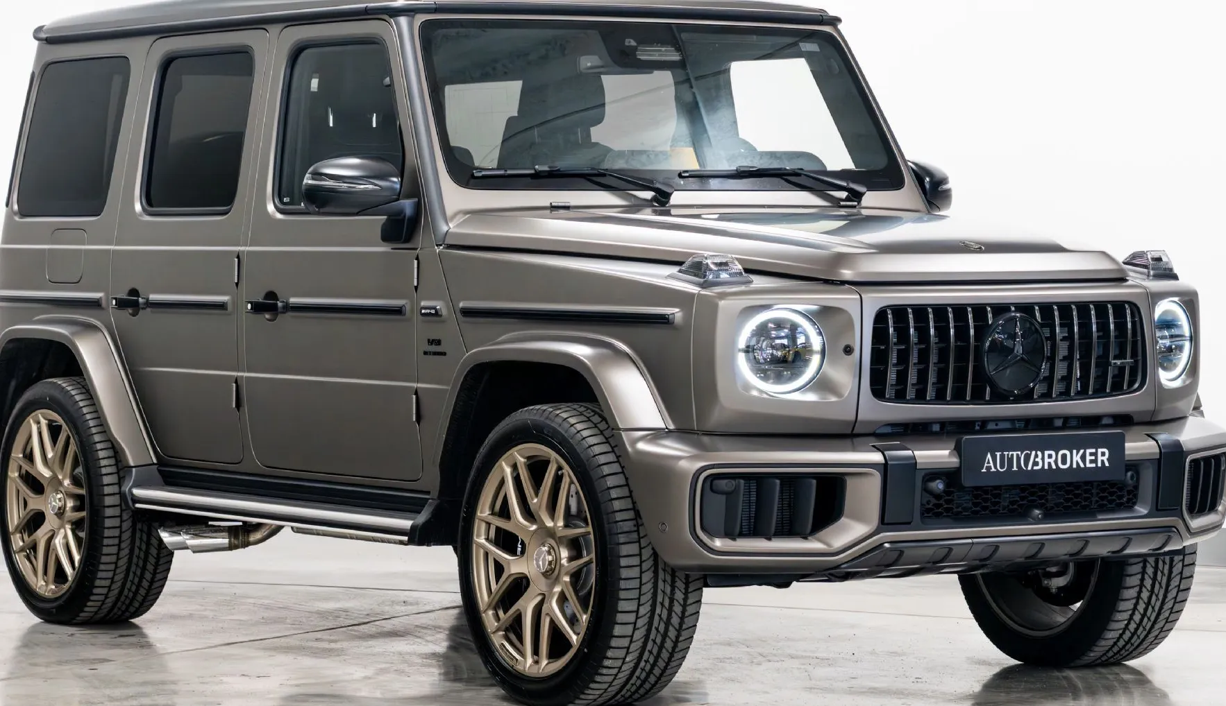 Zunanja slika - Mercedes-Benz G-Razred - MB G63 AMG MY 2026 - MONZA GREY MAGNO - VSA OPREMA - 3