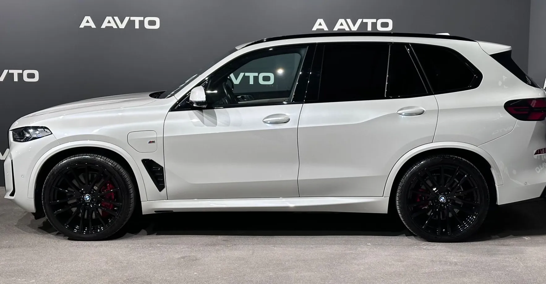 Zunanja slika - BMW X5 - serija : xDrive50e Avt. M Pro-INDIVIDUAL-22COL-VK-ICONIC... - 4