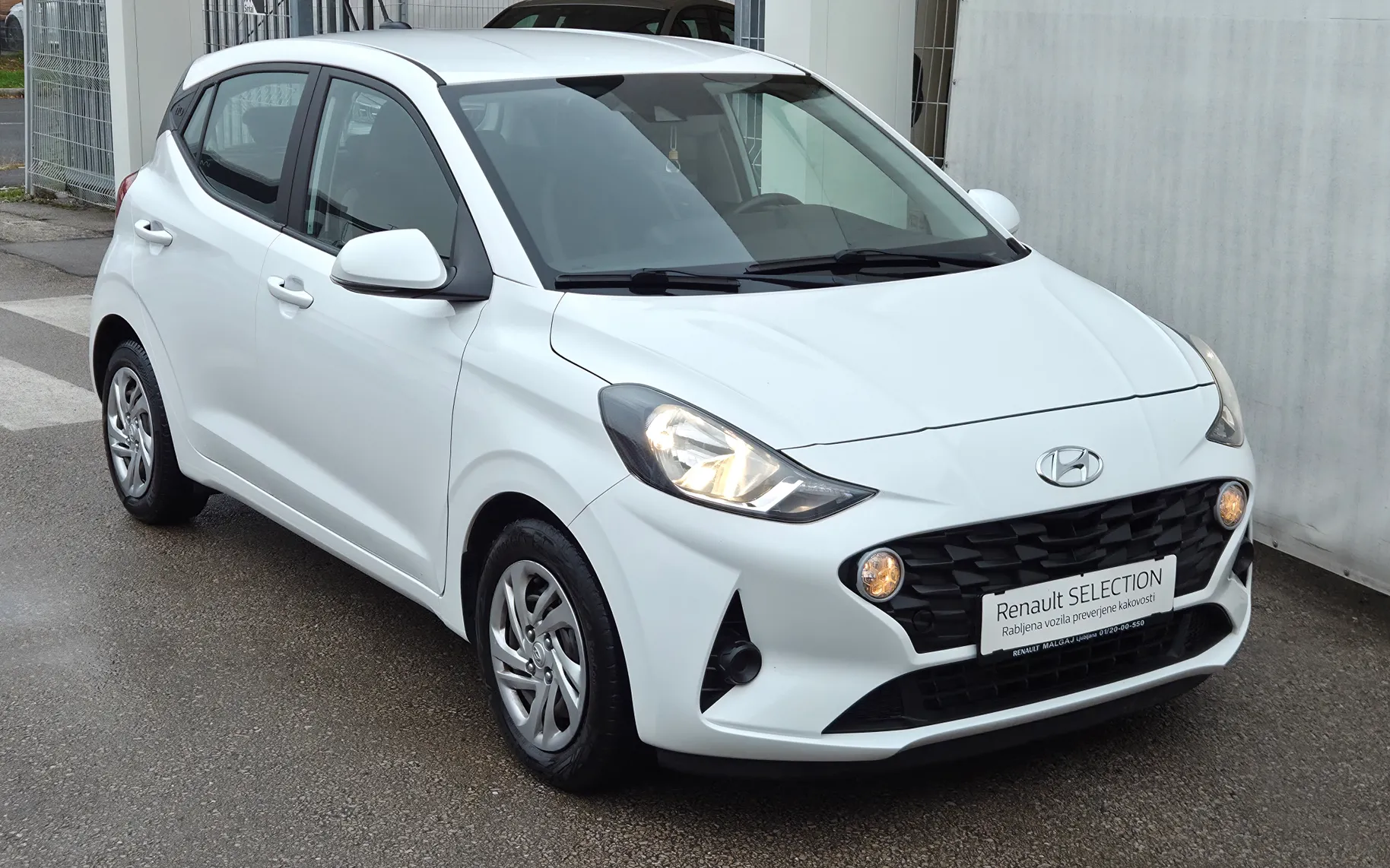 Zunanja slika - Hyundai i10 - 1.0 Style KLIMA-1.LASTNIK-TOUCH SCREEN-LANE ASSIST - 4