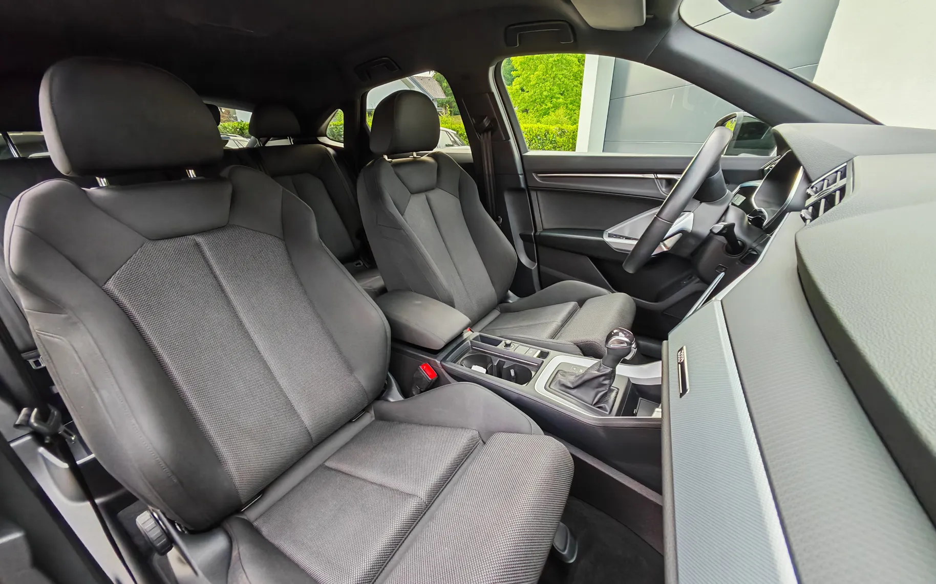 Notranja slika - Audi Q3 - Sportback 35 TFSI S line S tronic - 10
