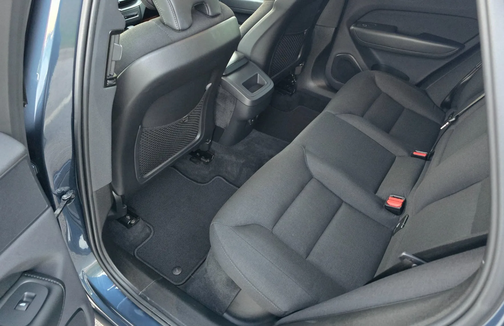 Zunanja slika - Volvo XC60 - B4P Momentum Aut - 10