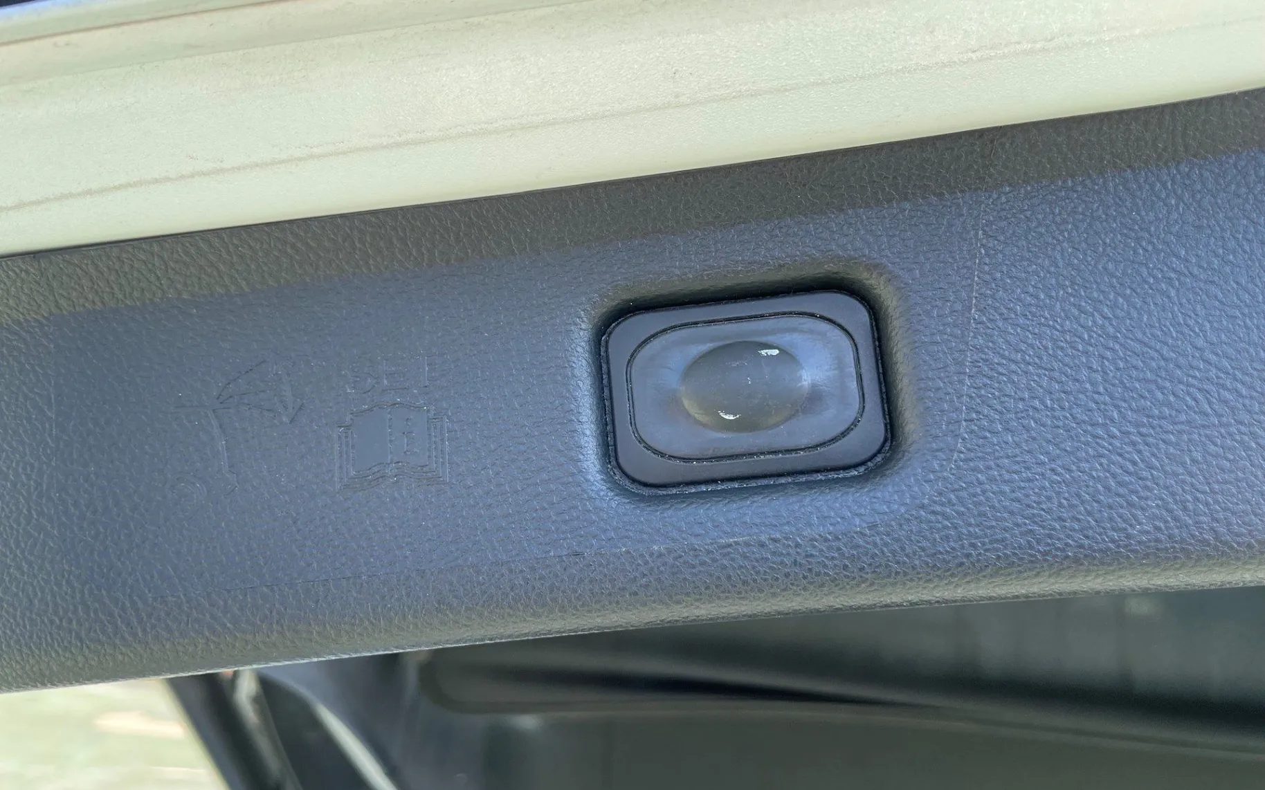 Zunanja slika - Ford S-MAX - 2.0 TDCi  Powershift NAVI.PDC.KAMERA.OGR.SEDEŽ - 19