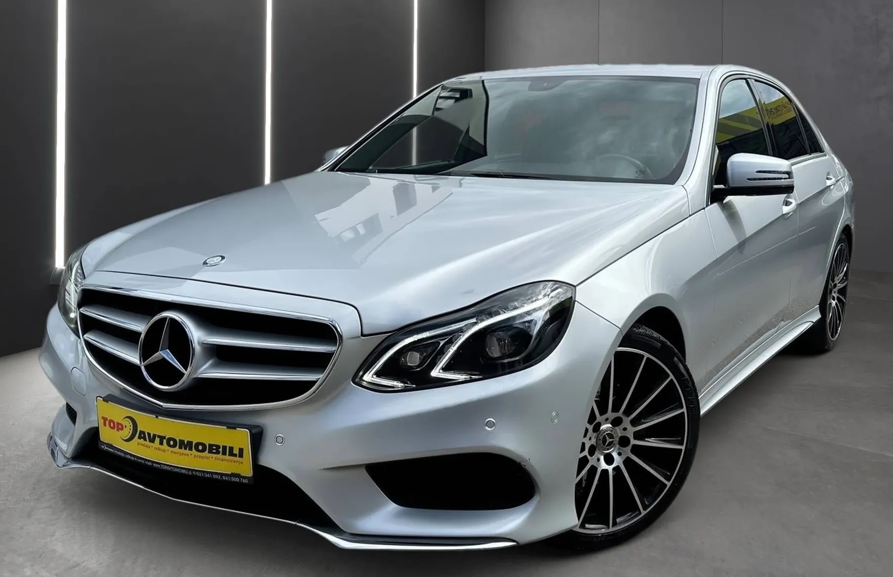 Zunanja slika - Mercedes-Benz E-Razred - 300 BLUETEC HYBRID LED NAVI PDC KAMERA TEM TOP - 1