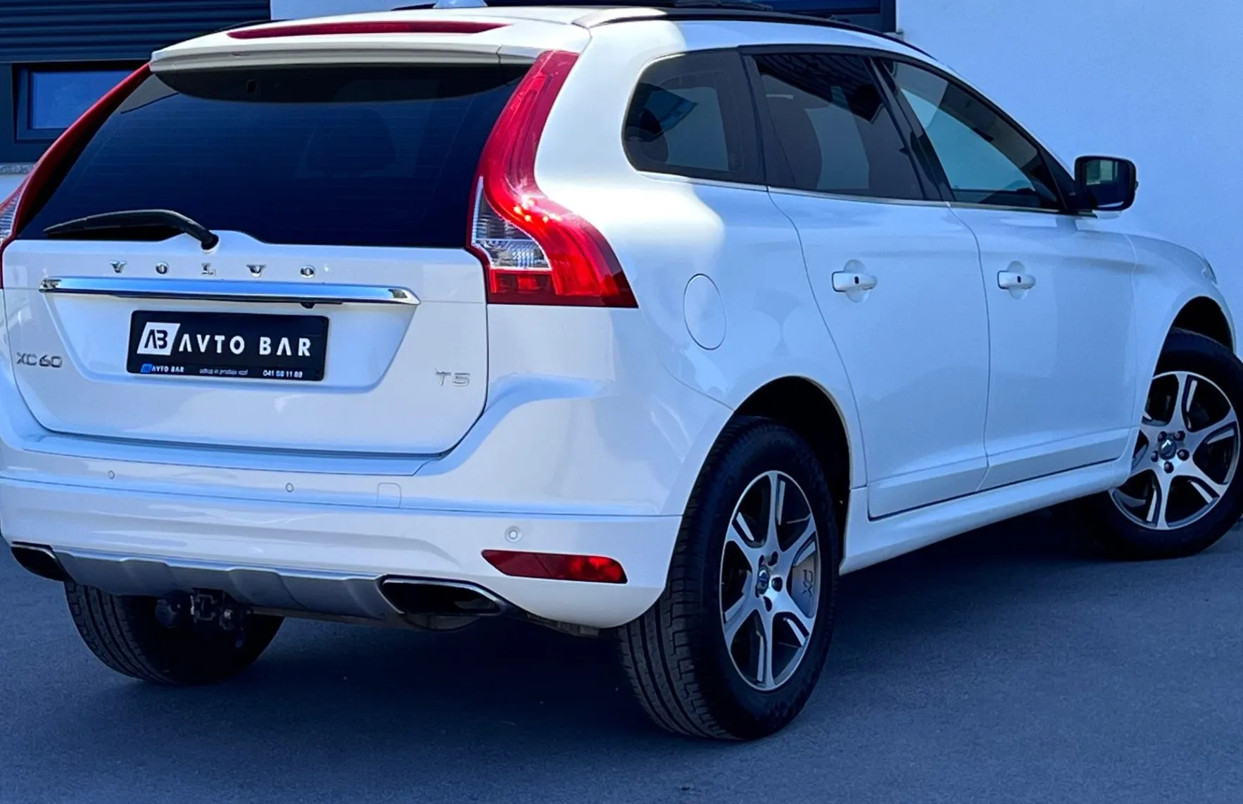 Zunanja slika - Volvo XC60 - T5 Summum Geartronic+1.LAST+NAVI+XENON - 6