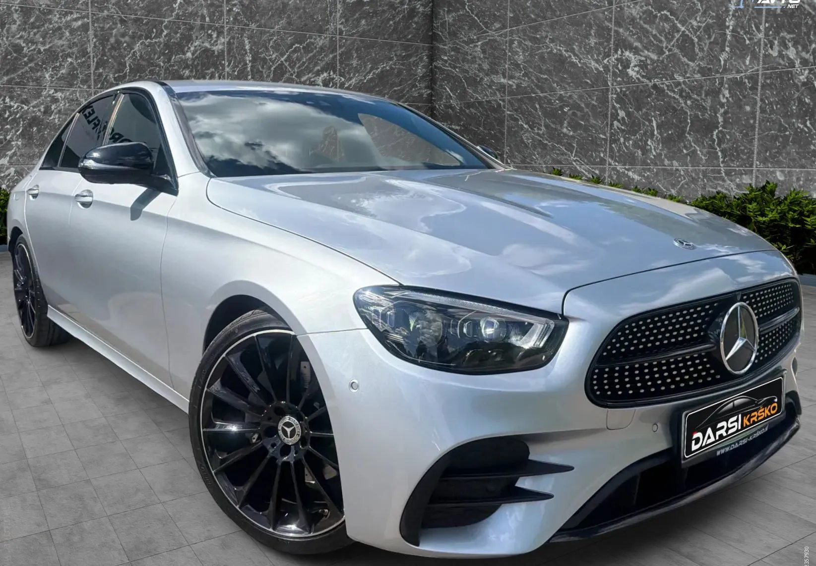 Zunanja slika - Mercedes-Benz E-Razred - E220d AMG WIDE MULTIBEAM WEBASTO PRIKLOP ALU20 - 12