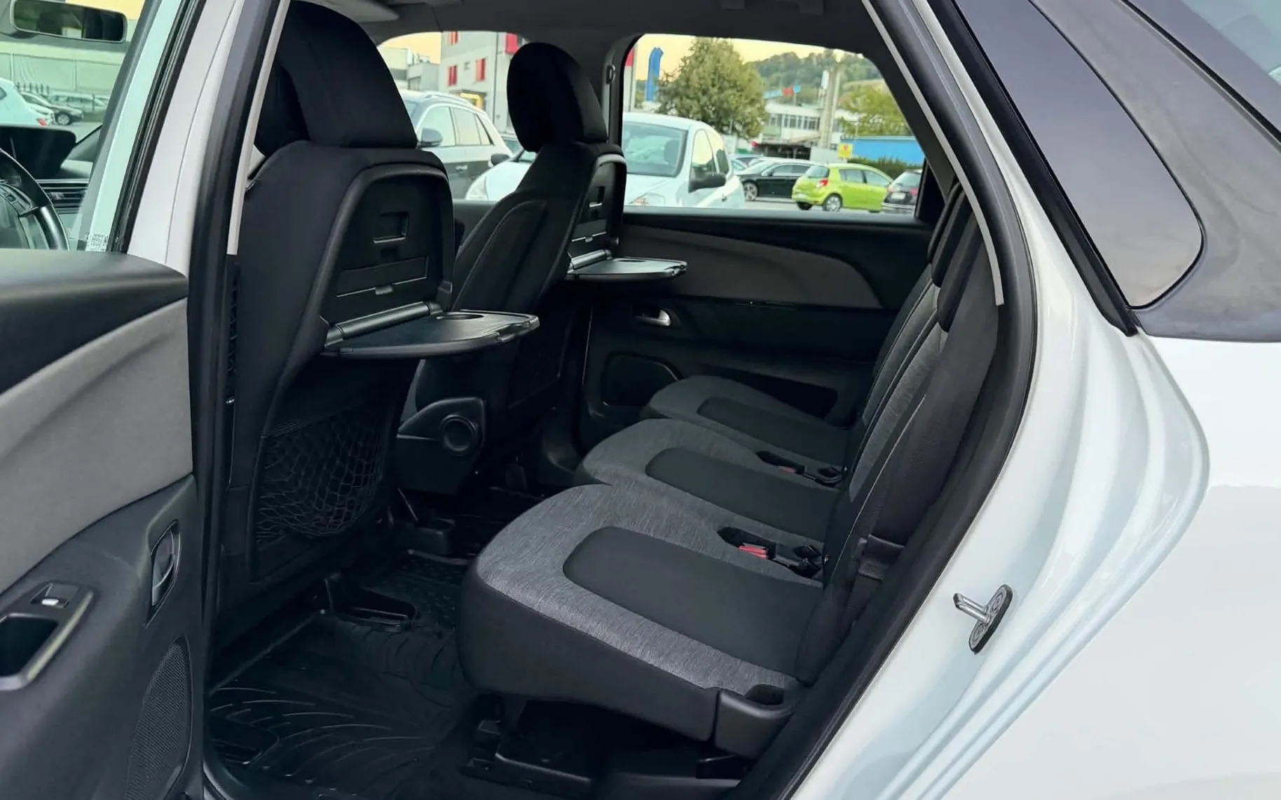 Notranja slika - Citroën C4 Picasso - 1.6 HDI-NAVIGACIJA-LED-LIZING ZA TUJCE-TEMPOMAT- - 10