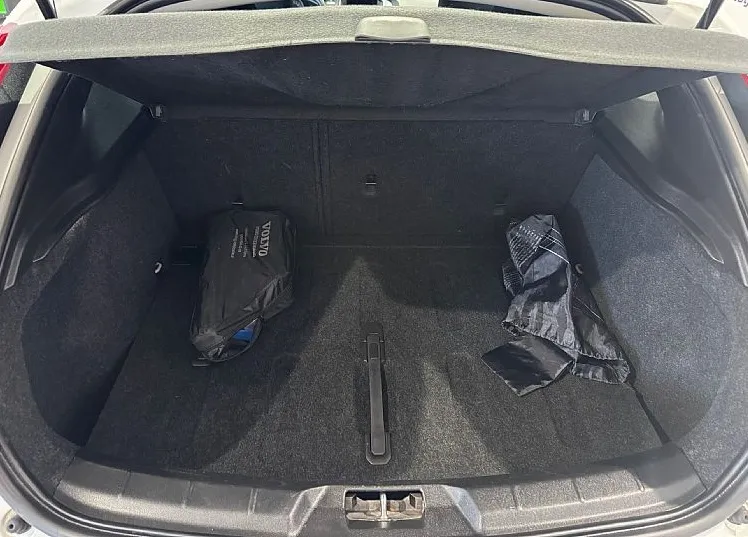 Zunanja slika - Volvo V40 Cross Country - D2 Momentum - PDC - ALU - 10