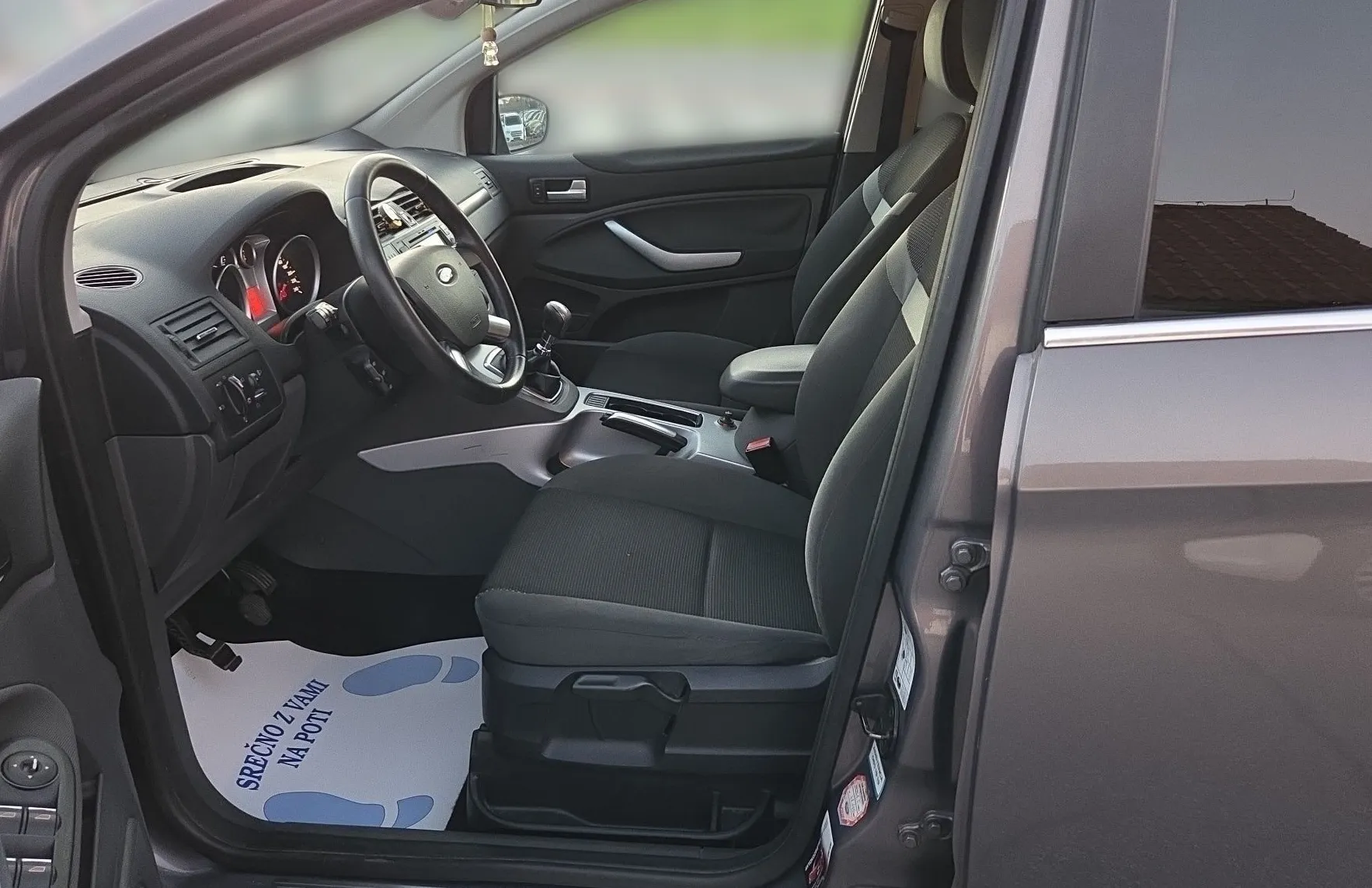 Zunanja slika - Ford Kuga - 2.0 TDCI 103kW DPF 4x2 Titanium - 7