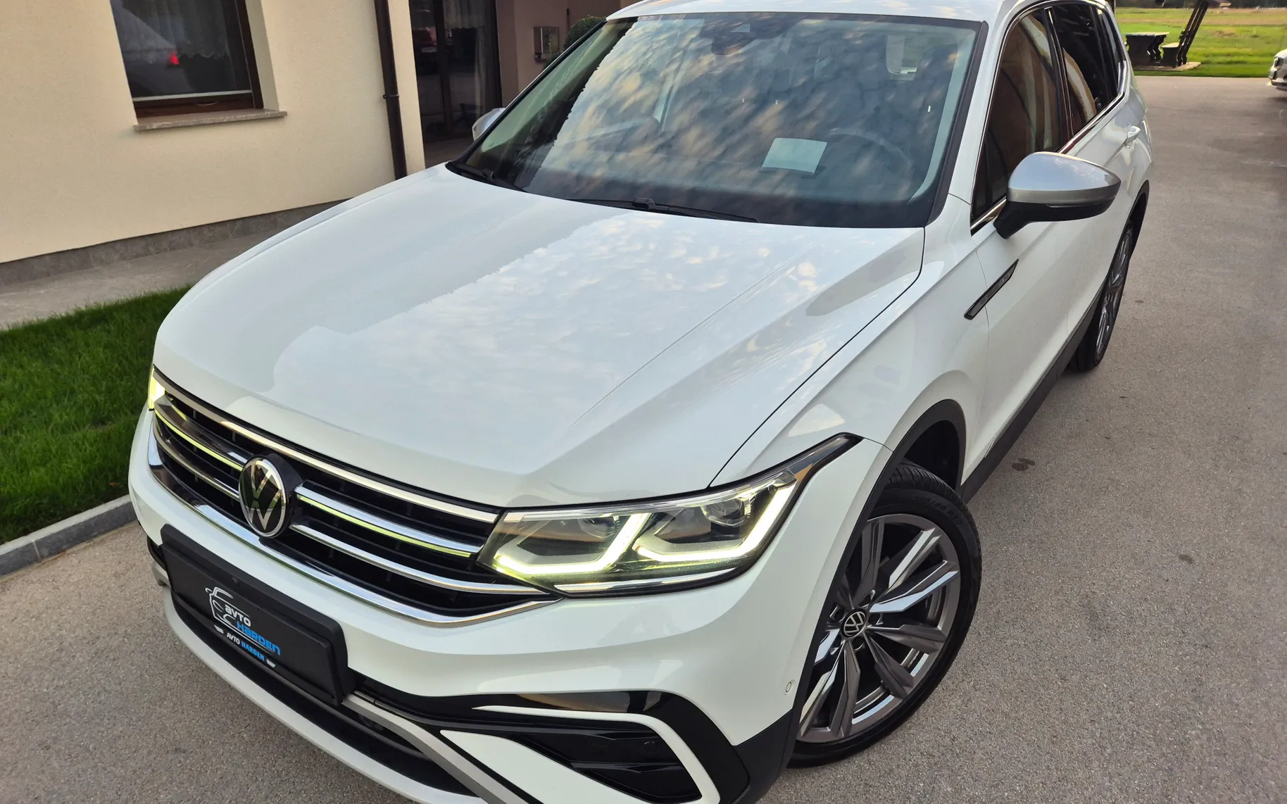 Zunanja slika - Volkswagen Tiguan - 4motion 2.0 TDI BMT Elegance DSG - 1
