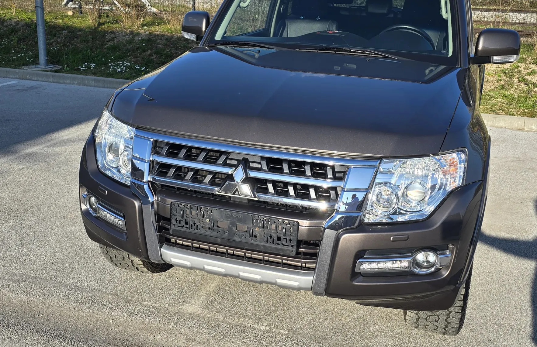 Zunanja slika - Mitsubishi Pajero - 3.2 DI-D A T 3 VRATA ODLIČEN - 2