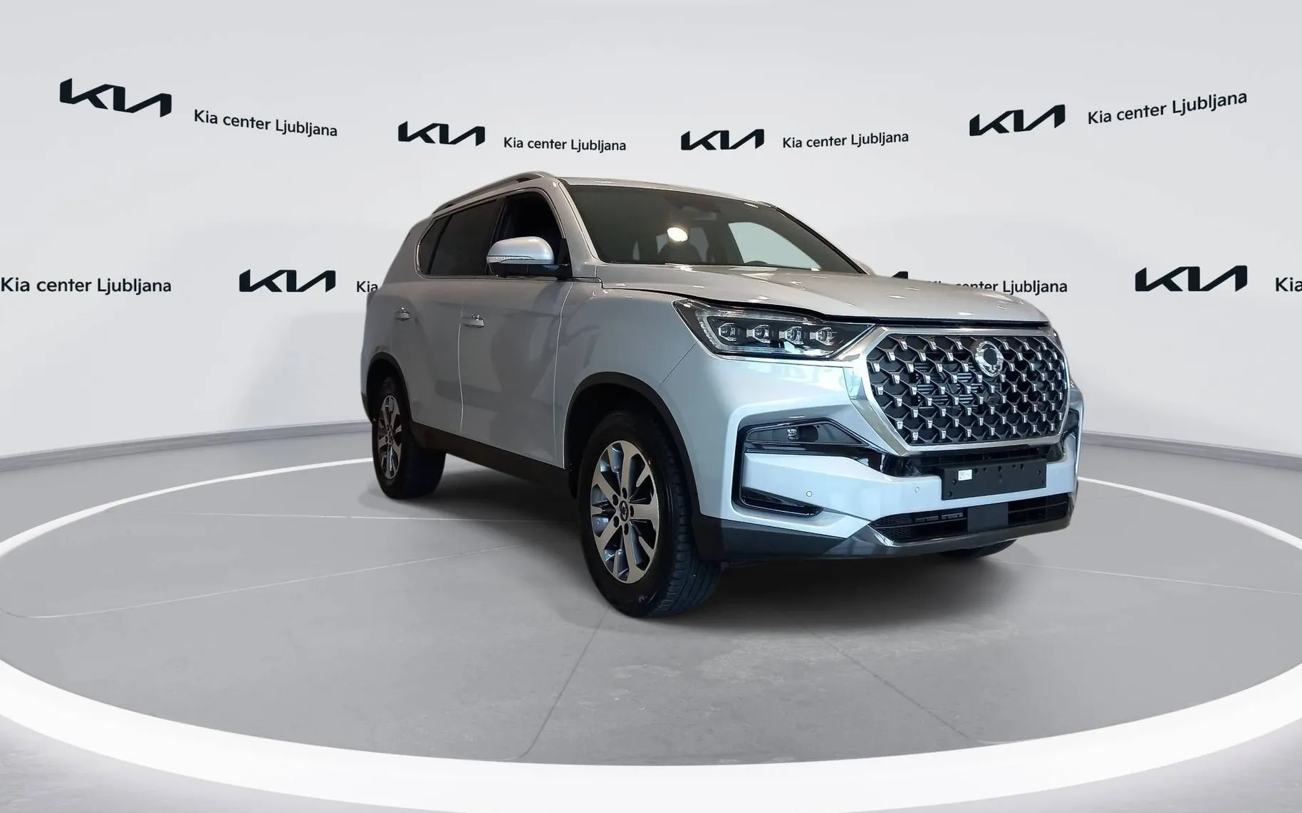 Zunanja slika - SsangYong Rexton - 2.2 XDi Limited+ 4WD AT... - 3