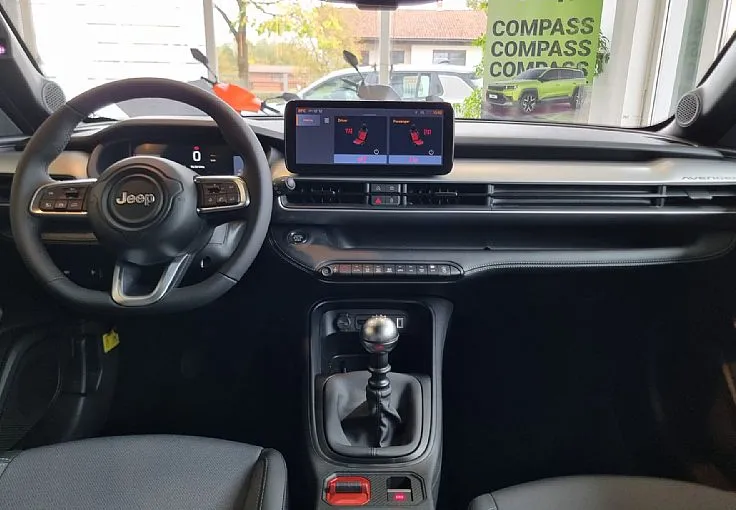 Zunanja slika - Jeep Avenger - 1.2 GSE 100 Altitude+ BON ZA ZIMSKE PNEVMATIKE - 8