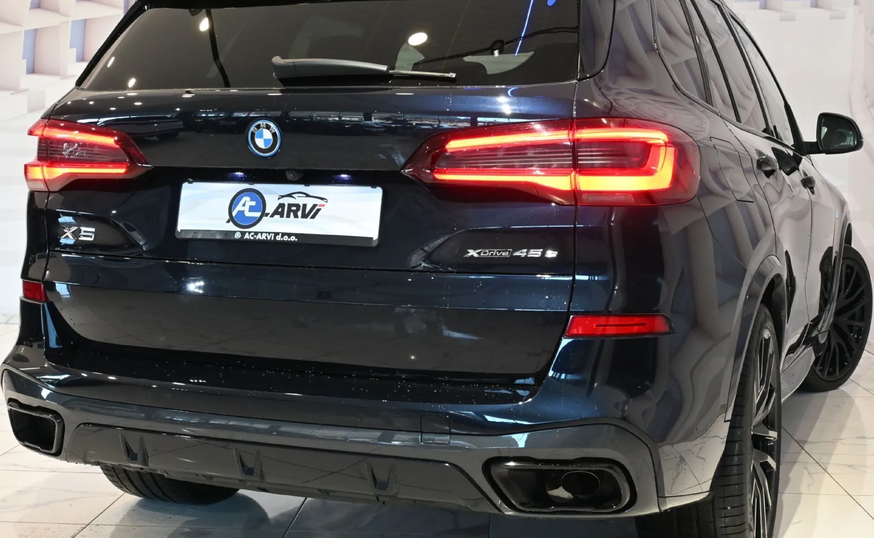 Zunanja slika - BMW X5 - serija : xDrive45e Avt..-M.SPORT-ZRAČNO-RADAR-KAM-HIFI-IN - 4