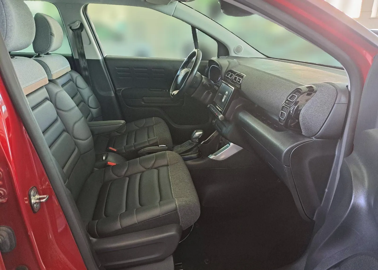 Notranja slika - Citroën C3 Aircross - 1.2 PureTech Shine 130 Avt.1LASTNIK-FUL LED-KAME.. - 10