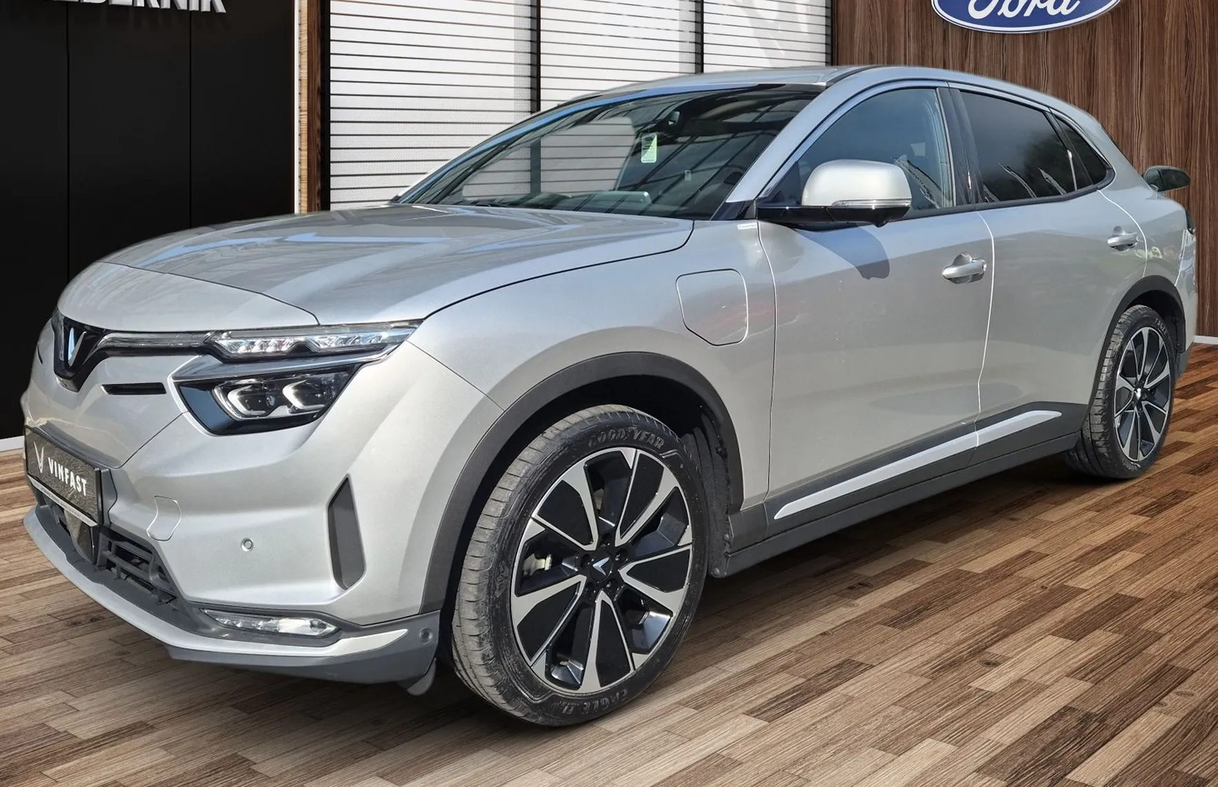 Zunanja slika - Vinfast VF8 - PLUS 87.7kWh 408PS AWD-GRATIS POLNILNICA 22KW - 1