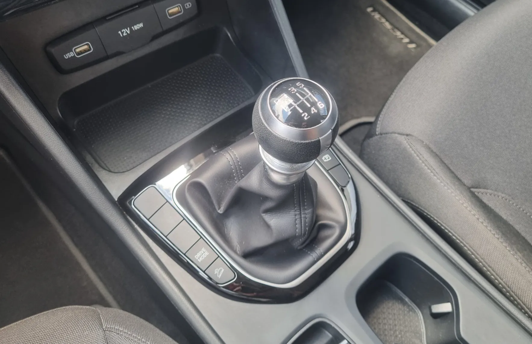 Zunanja slika - Hyundai Tucson - 1.6 TGDi SLOVENSKI + 1. LASTNIK + POTRJENA KNJIGA - 15