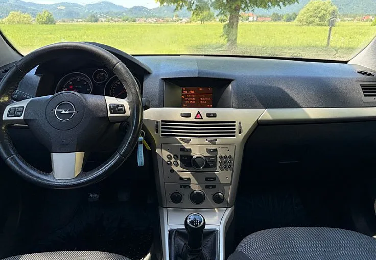 Zunanja slika - Opel Astra - Karavan 1.9 CDTI - 10