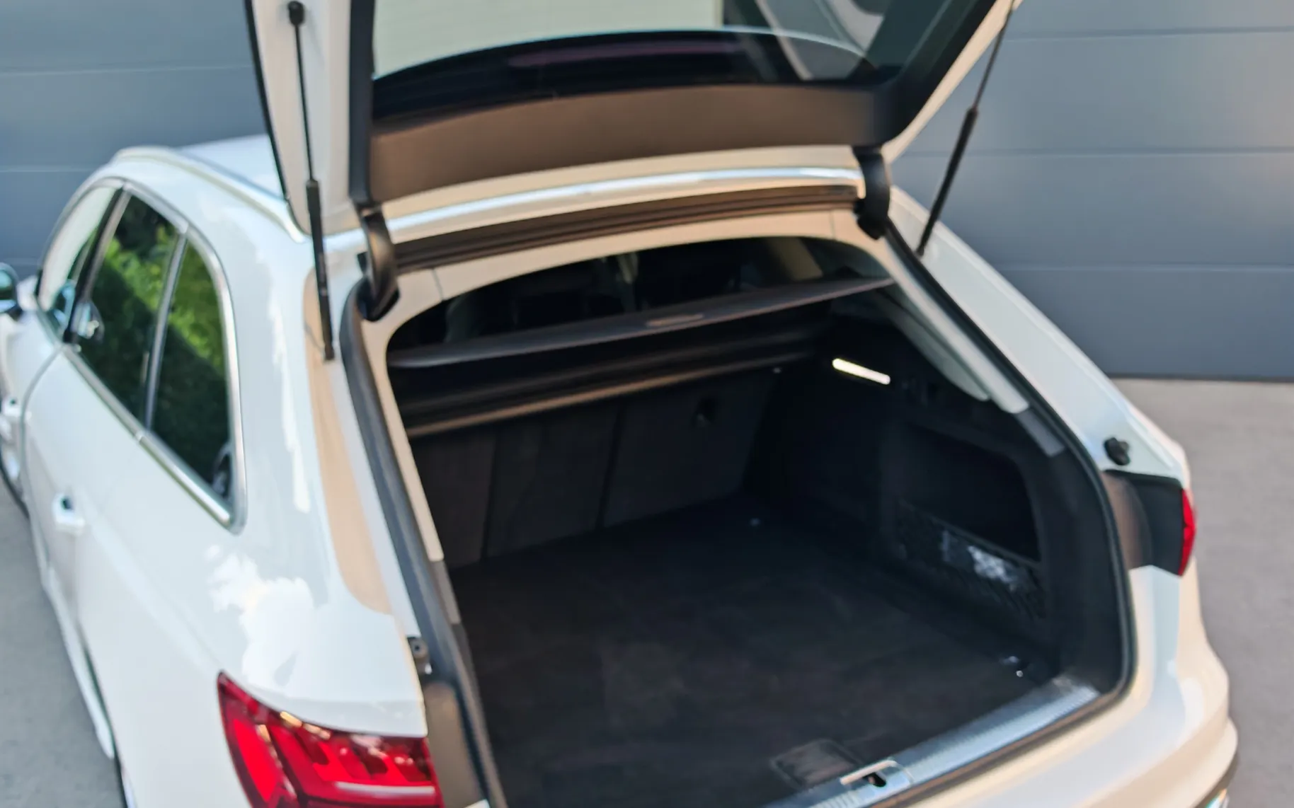 Zunanja slika - Audi A4 - Avant QUATTRO•40TDI•Advanced•MATRIX•KLJUKA•ACC•LANE ASIS - 4