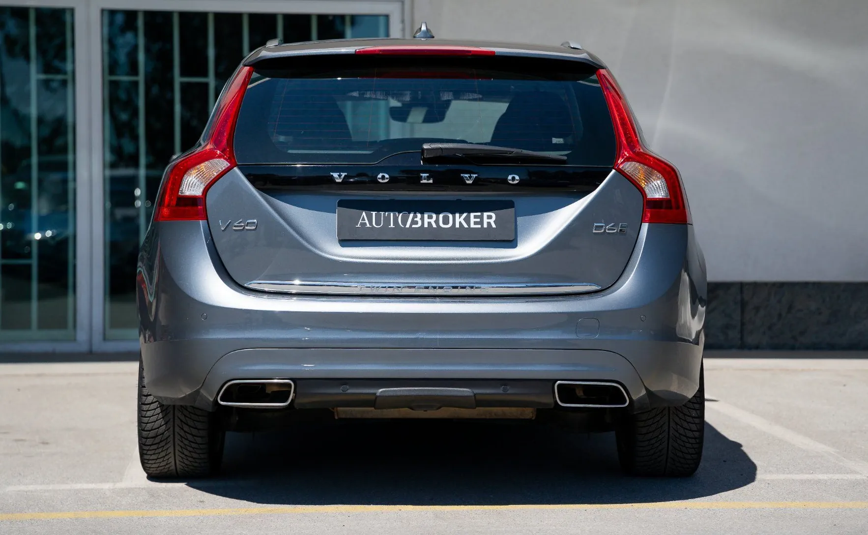 Zunanja slika - Volvo V60 - D6 2.4 TD TwinEngine AUT. tempomat navi senzorji - 6