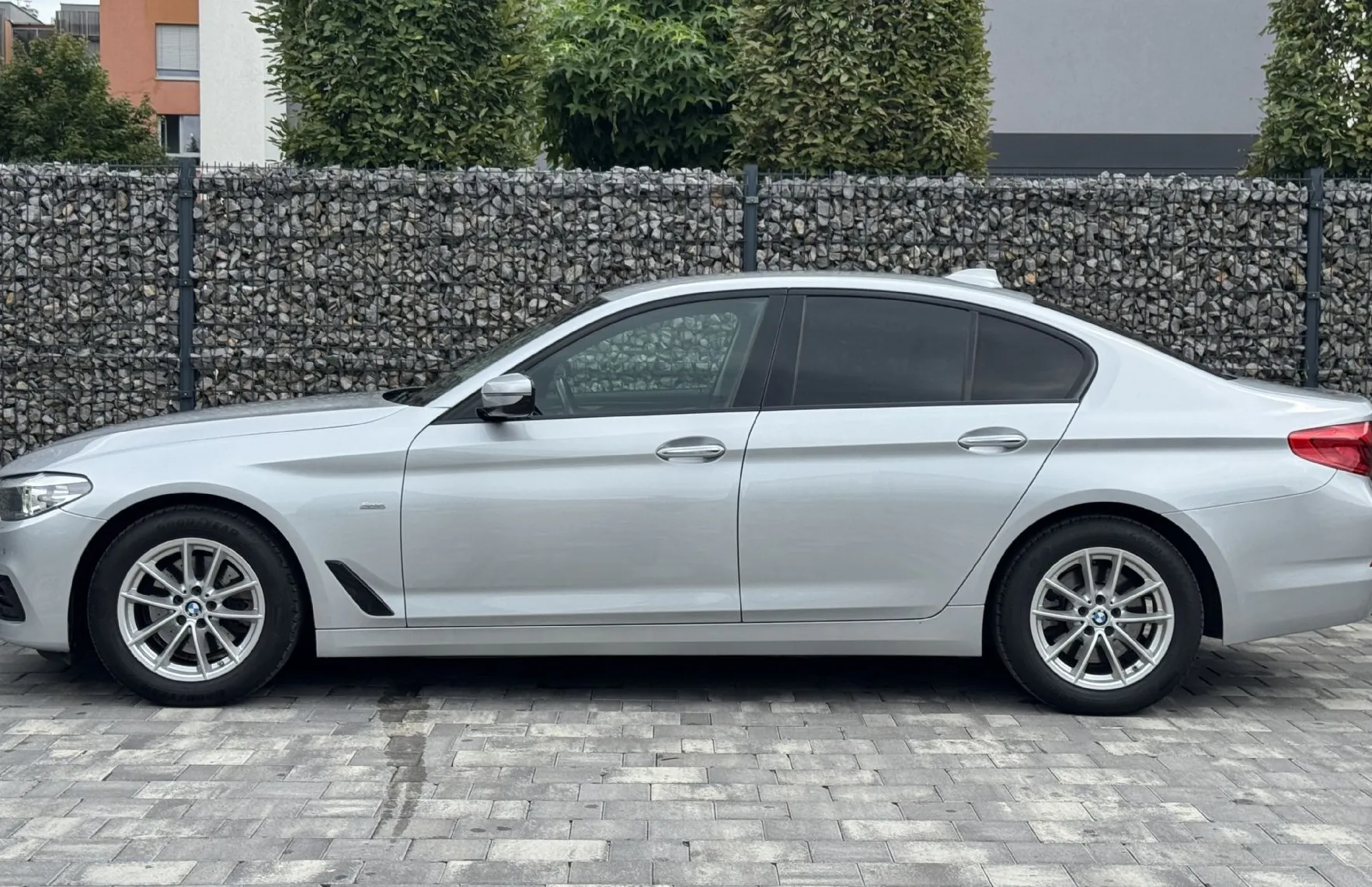 Zunanja slika - BMW Serija 5 - : 520d Aut. Sport Line |Kam||Gr.Sed.|Navi|Ambi... - 7