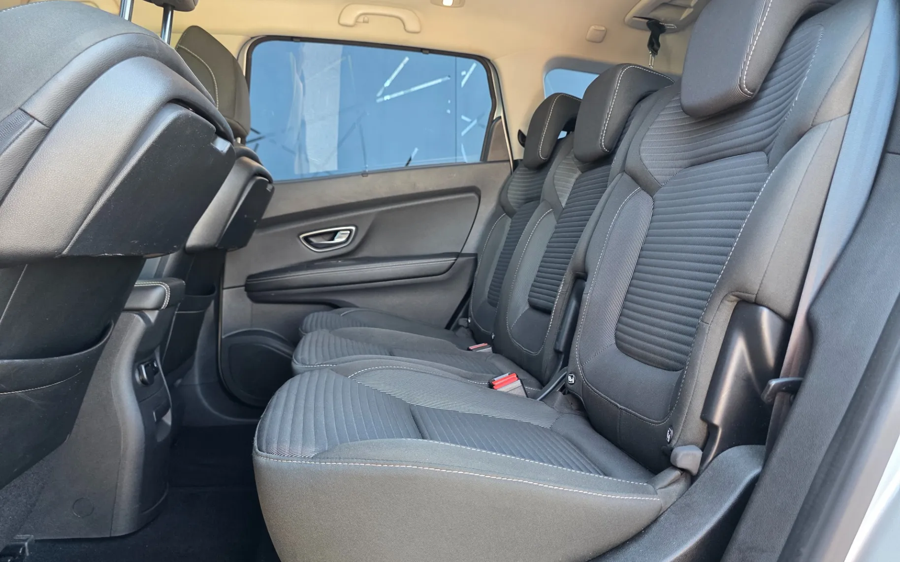 Zunanja slika - Renault Scénic - Grand  dCi 110 Energy Zen - 10