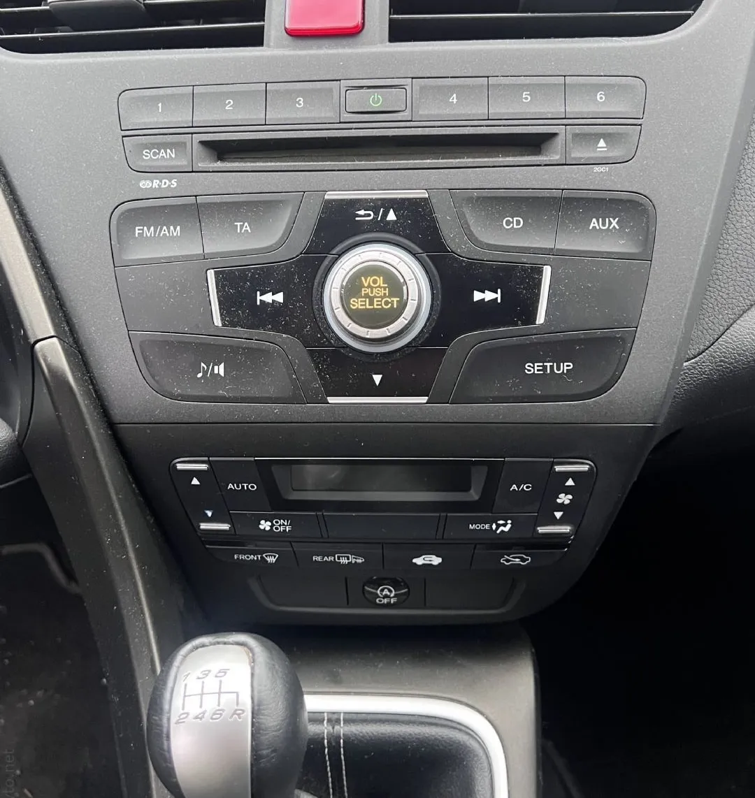 Notranja slika - Honda Civic - 1.4 i-VTEC+ALU+R. KAMERA+TEMP... - 9