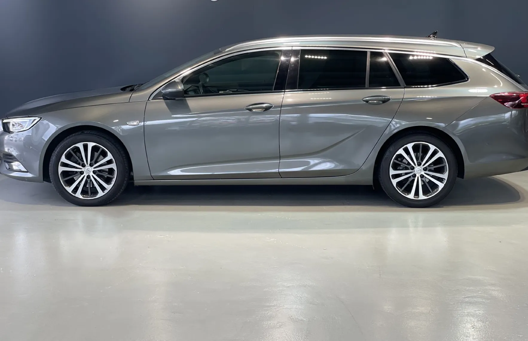 Zunanja slika - Opel Insignia - 1LAST-NAVI-360KAM-HLAJENJE-KEYLESS-RADAR-LED-USNJE - 5