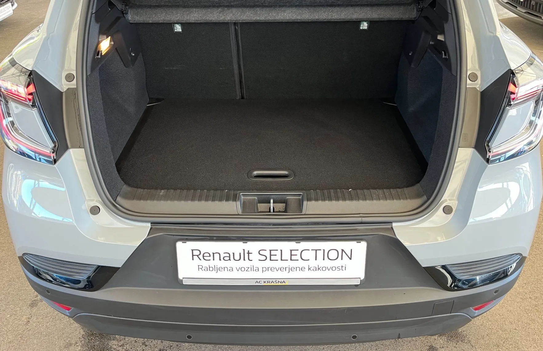Zunanja slika - Renault Captur - TCe 140 Techno - SLOVENSKI - 8