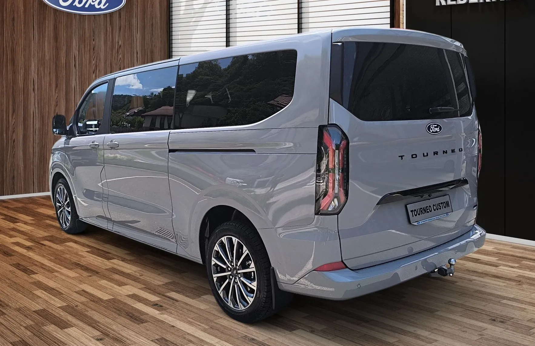 Zunanja slika - Ford Tourneo - Custom 4x4 2.0 TDCi L2H1  Titanium X A8.-PANO.- LED - VK - 5