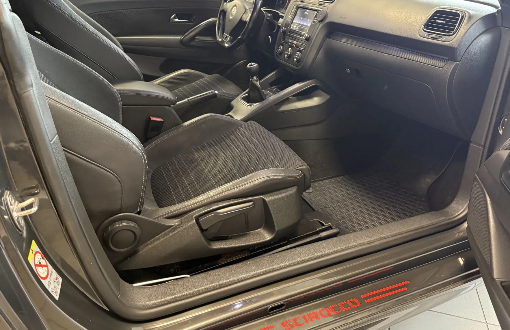 Zunanja slika - Volkswagen Scirocco - 1.4 TSI Sport -LED-ALU-TOUCHSCREEN-PDC- - 8