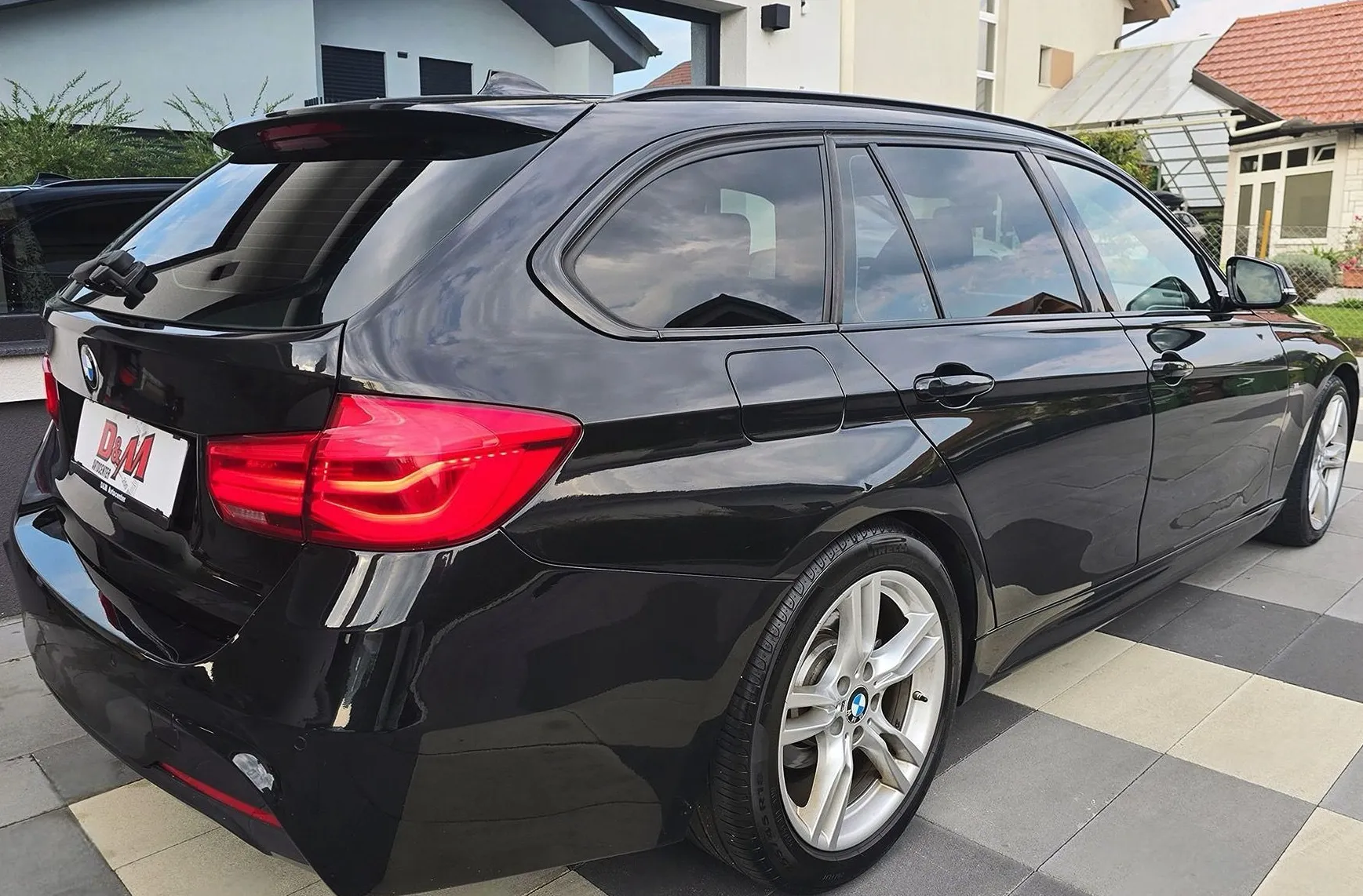 Zunanja slika - BMW Serija 3 - Touring: 320D M Sport AVT|HEADUP|FULL LED|VIRTUAL|18COL - 3