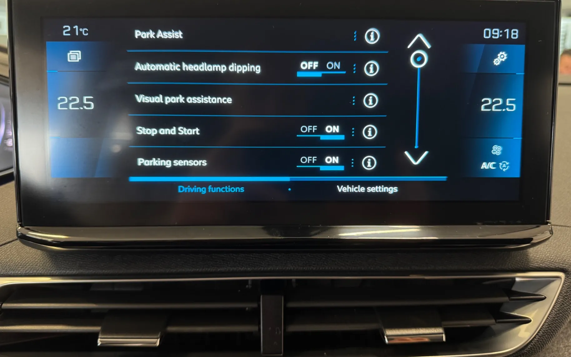 Zunanja slika - Peugeot 3008 - 1,2-130KM-ALLURE-FULL-LED-KAMERA-VIRTUAL-GRET-SED - 15