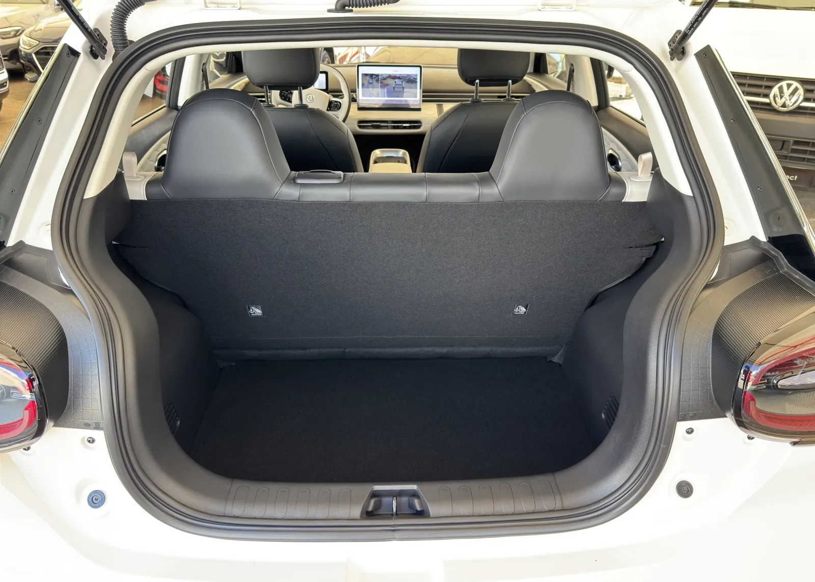 Zunanja slika - Dongfeng Box - 42.3 kWh + 360 kamera + tempomat + memory + 7200€ - 13