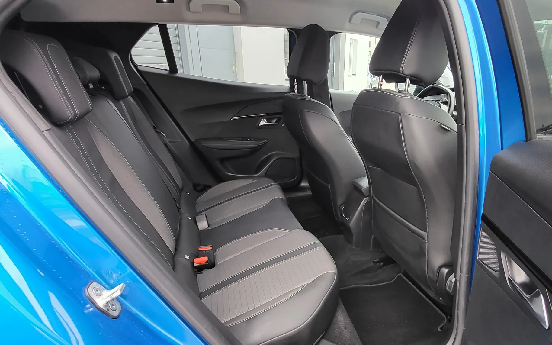 Zunanja slika - Peugeot 2008 - e- Allure - 17