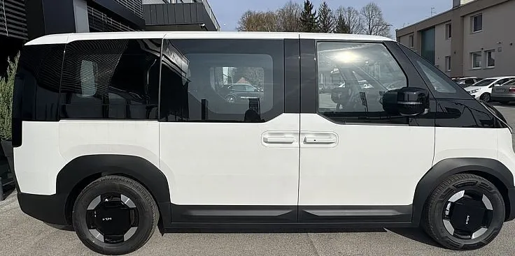 Zunanja slika - KIA PV5 - 71.2 kWh baterija 120 kW  163 KS  Air - 2