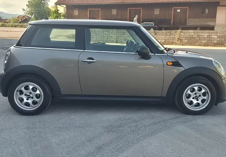 Zunanja slika - MINI Cooper - 1.6 D + BREZ POLOGA + MOŽNA MENJAVA - 4