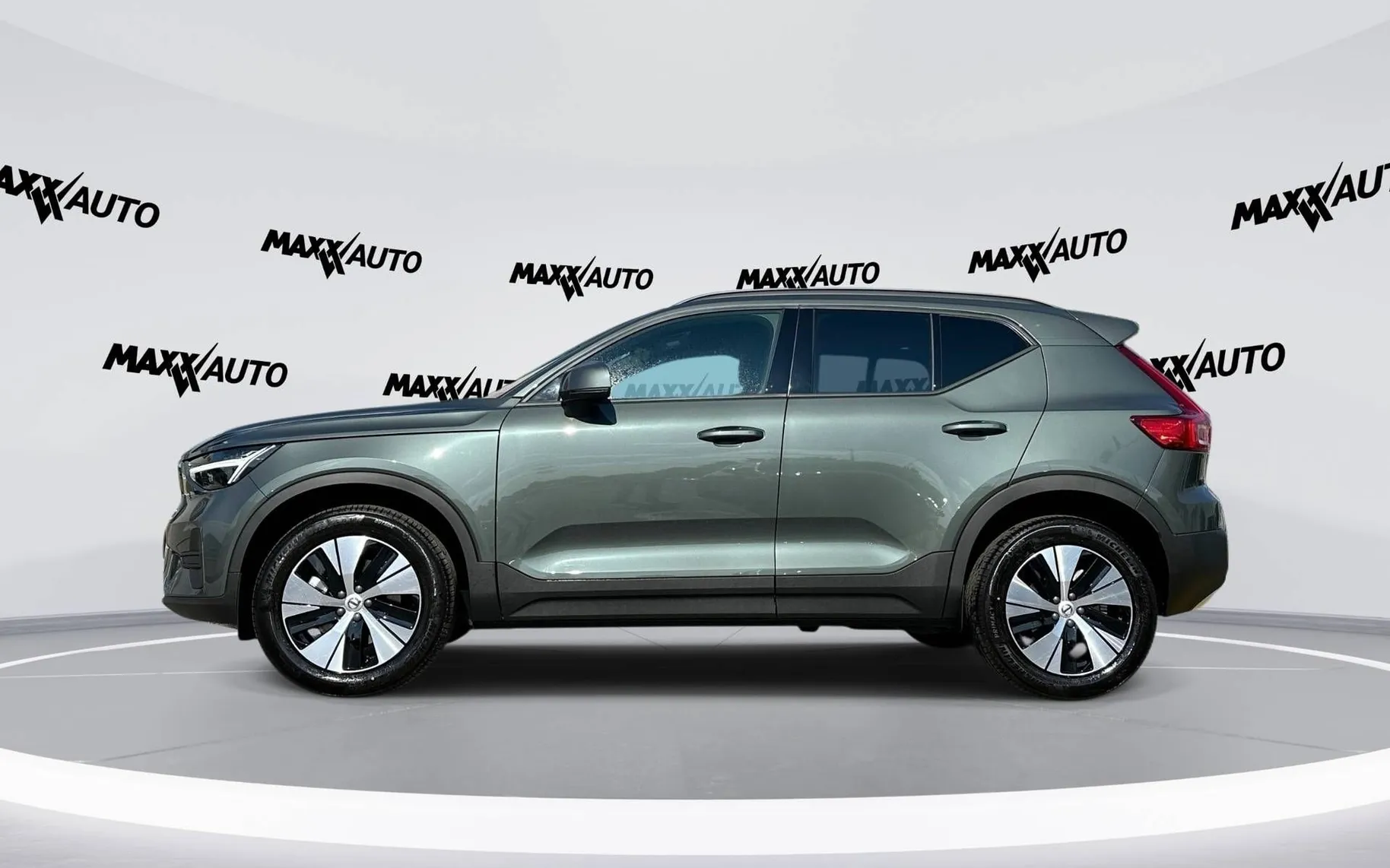 Notranja slika - Volvo XC40 - B3P Core Avt. - 8