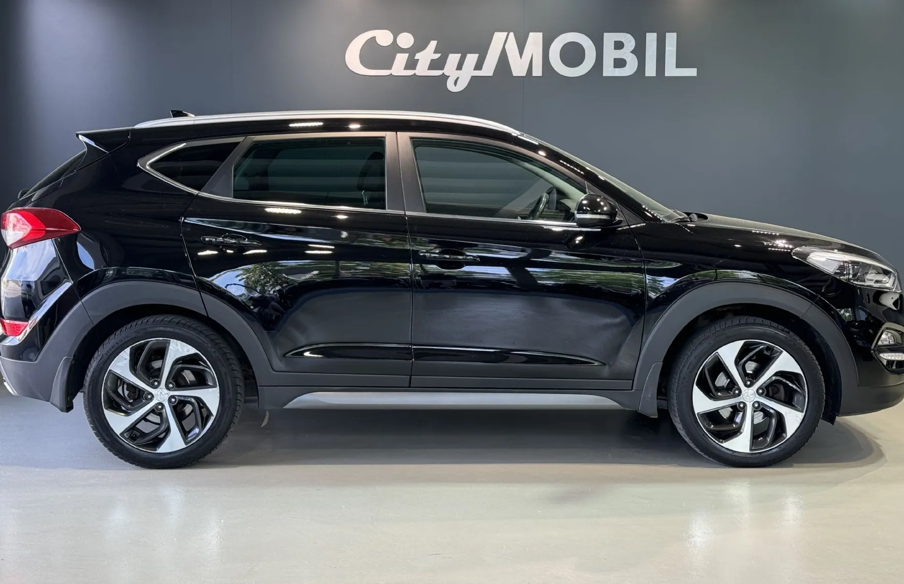 Zunanja slika - Hyundai Tucson - 1.LASTNIK-SLO-4WD-NOVI MOTOR-KAMERA-NAVI-GRETJE SE - 4