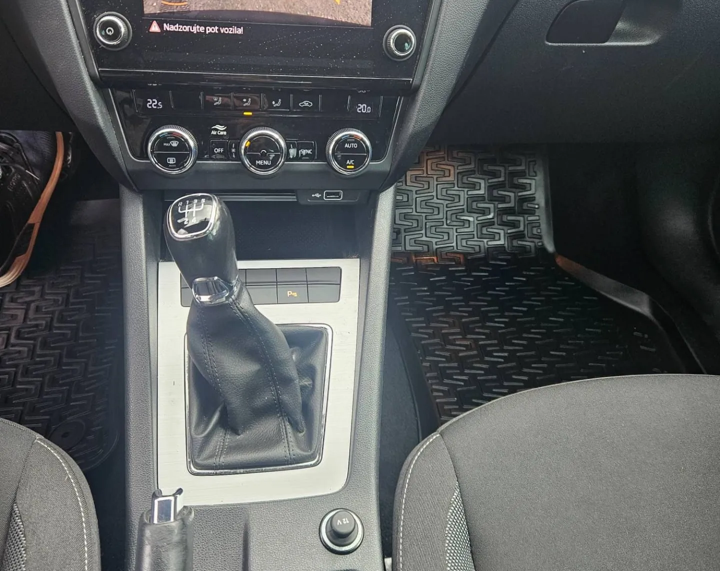 Notranja slika - Škoda Octavia - Combi 1.6 TDI  1.LASTNIK  SLO SAMO 92000KM... - 9