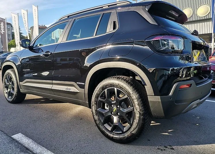 Zunanja slika - Jeep Avenger - Upland 4XE 1.2 E-DCT6 MHEV 136 - 7