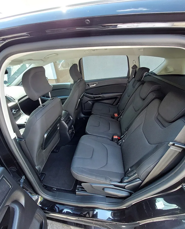 Notranja slika - Ford S-MAX - 2,0 EcoBlue Titanium - 11