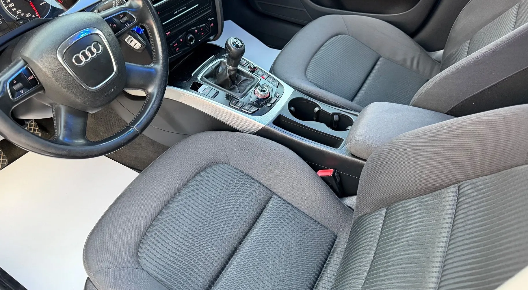 Notranja slika - Audi A4 Avant - 2.0 TDI DPF - 12