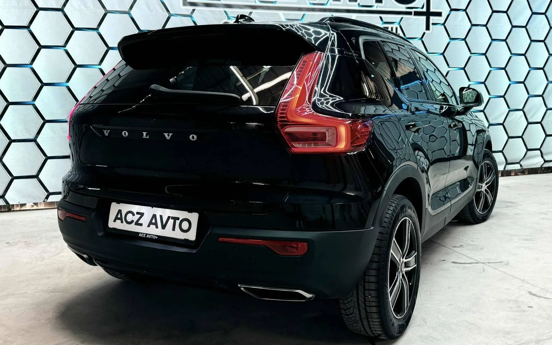 Zunanja slika - Volvo XC40 - 2.0D•4X4•AUT•R DESIGN•LED•KAMERA•NAVI•ACC•HARMAN• - 4