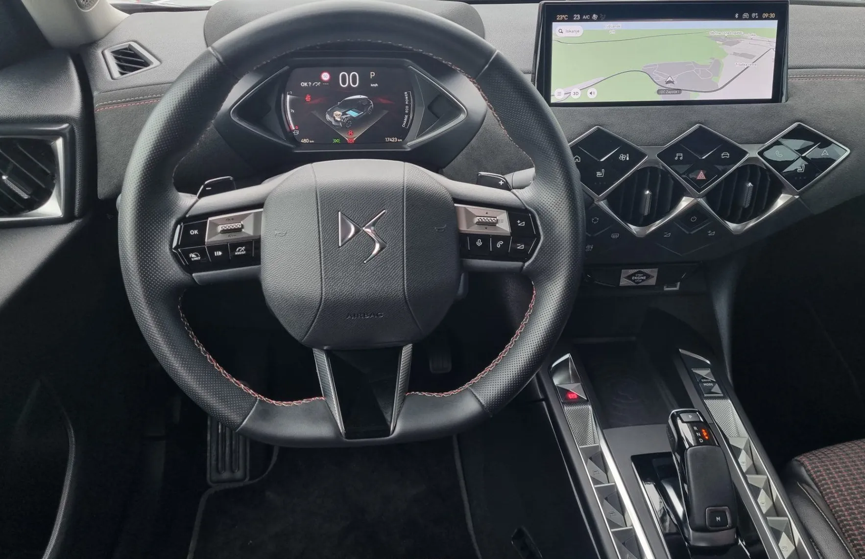 Zunanja slika - DS DS 3 - 1.2 MHEV Étoile Avtomatik - SAMO 17.423KM - 11