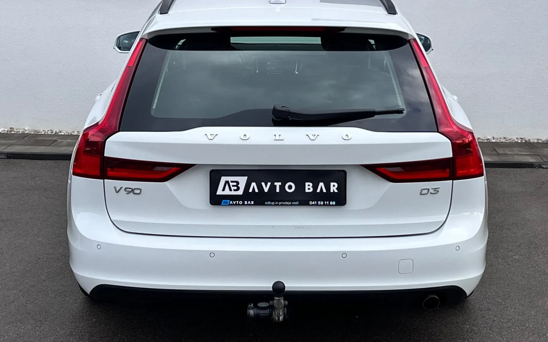 Notranja slika - Volvo V90 - 2.0D+ACC+FULL LED++NAVI+PDC+KLJUKA+NOVE PNEVMATI - 7