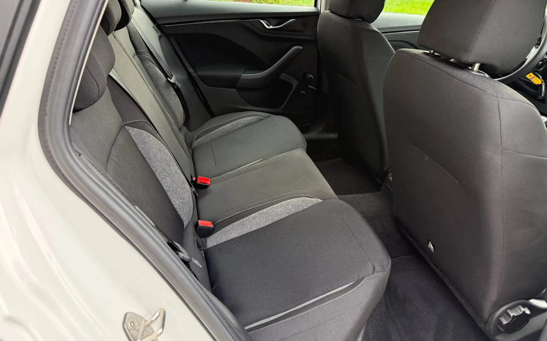 Notranja slika - Škoda Kamiq - 1.0 TSI Active-1 LASTNICA- 4833 km-ODLIČNA - 10