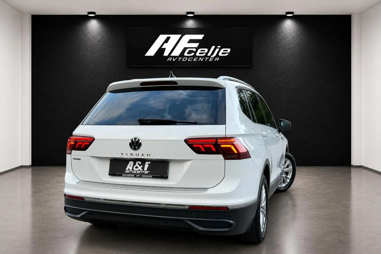 Zunanja slika - Volkswagen Tiguan Allspace - 2.0 TDI-4X4-DSG-H LINE-PANORAMA-VIRTUAL-MASAŽA- - 5